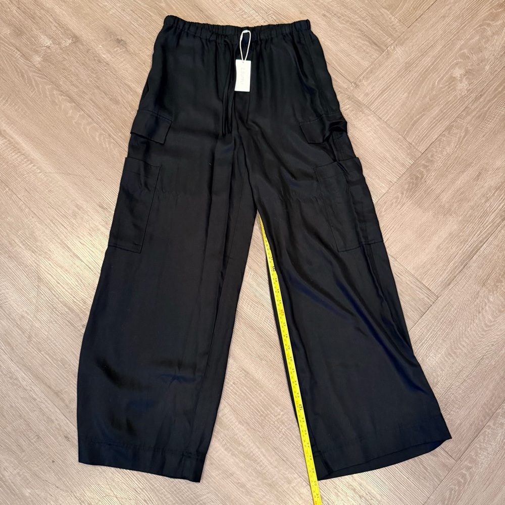 Z SUPPLY Black Wide Leg Pants Medium Cargo Travel Pants Elastic Waist Tencel NWT - Picture 8 of 8